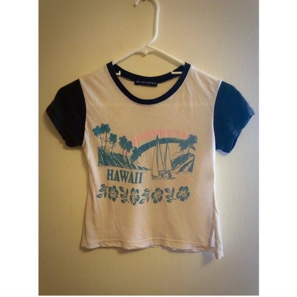 Brandy Melville Tops Brandy Melville Hawaii Crop Top Poshmark